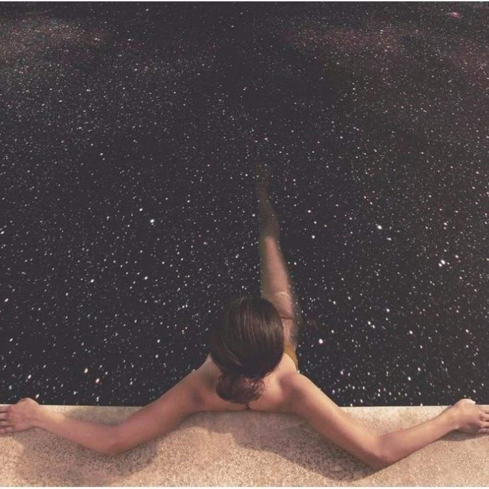 Thailand Art Project Röcke featuring a person with dark hair against a starry night sky