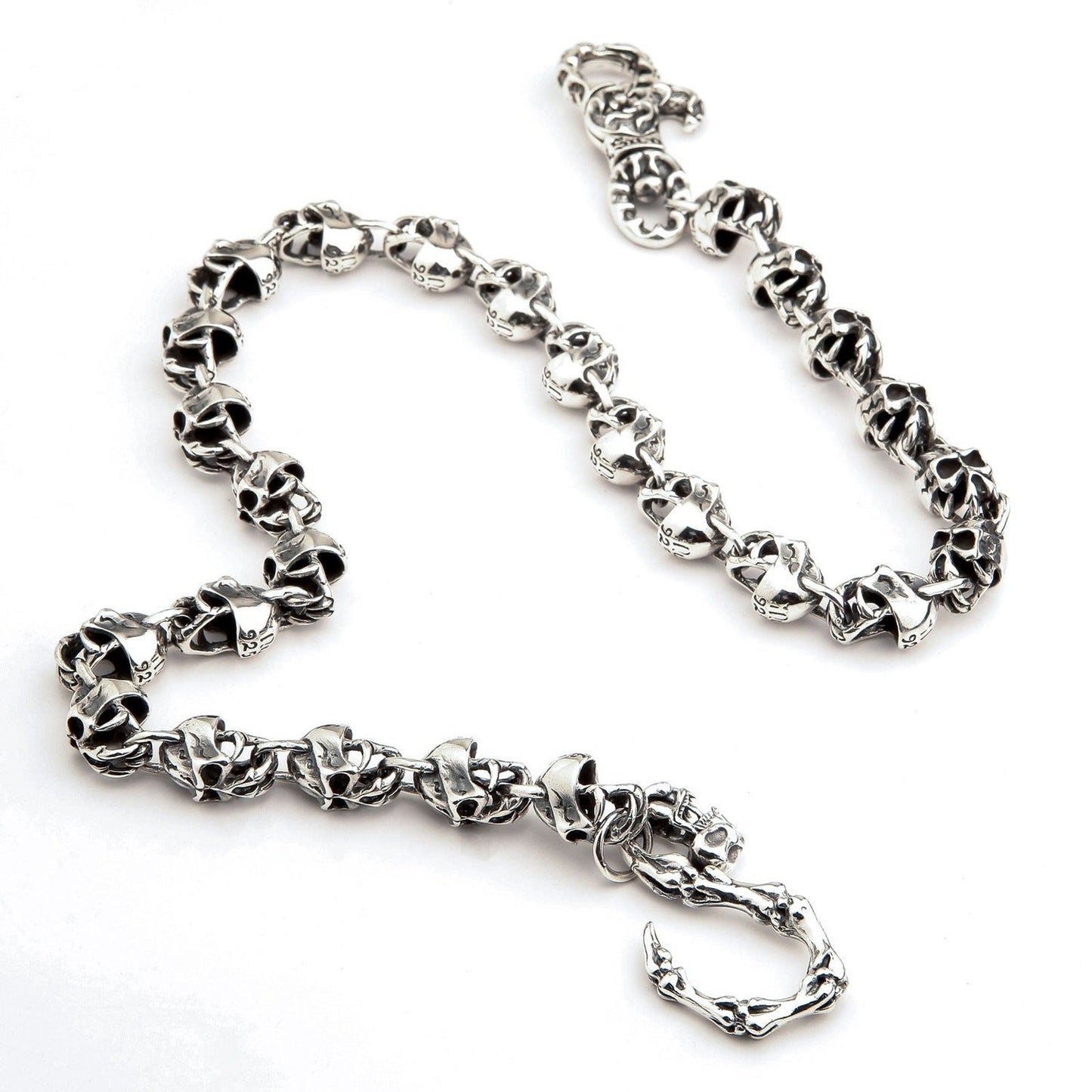 Silver skull chain bracelet with hook clasp from PNG Product
