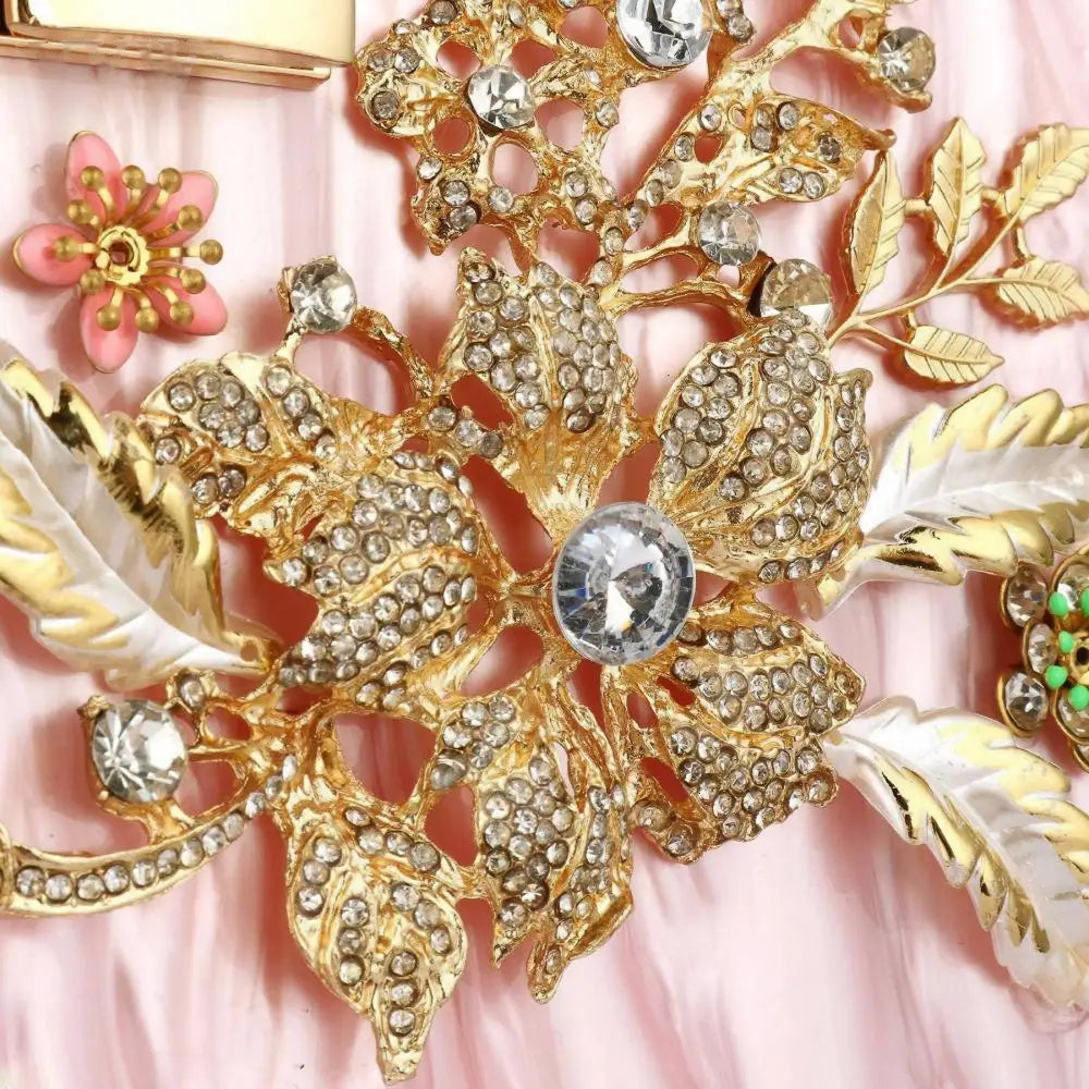 Gold floral brooch with rhinestones and feathers from CM 大きな胸-リアルラブド ル ck19040808 美智子