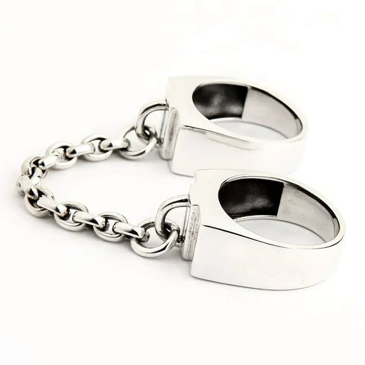 Stainless steel handcuffs with chain link design and locking mechanism